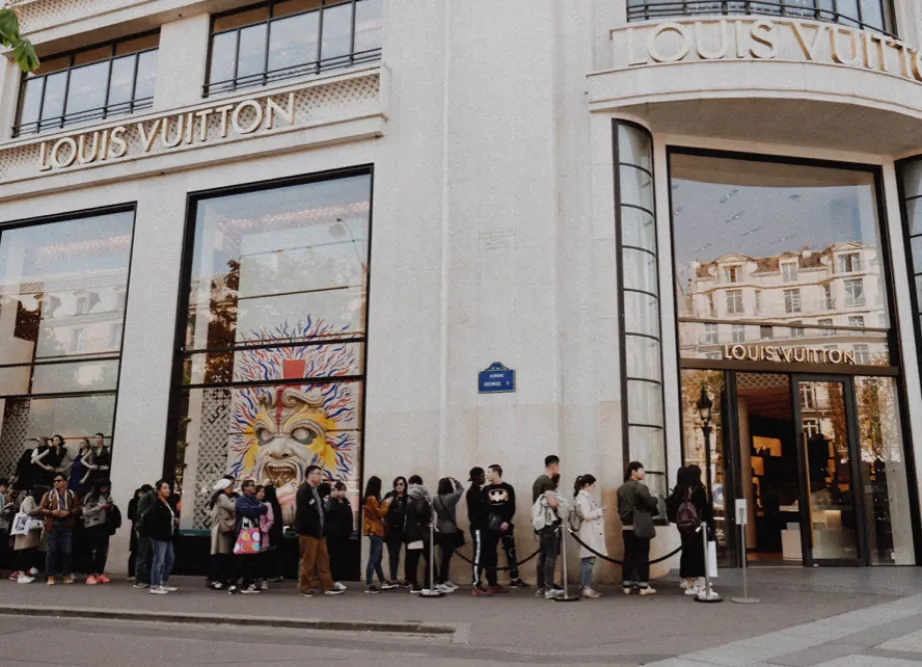 Understanding international luxury brand owner’s online & offline shopping journey for purchasing luxury items